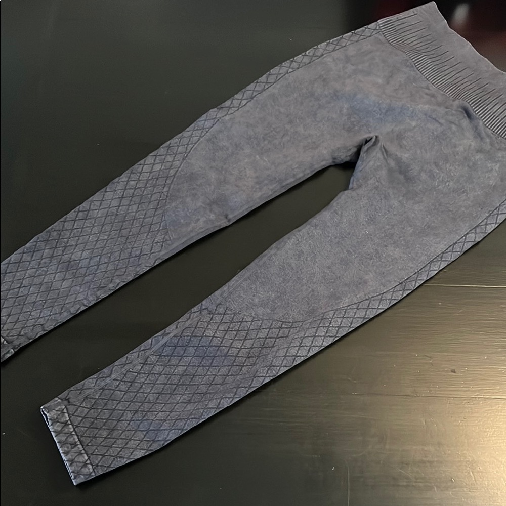 Women’s Quilted Detail Suede-Look Leggings - Slate Gray